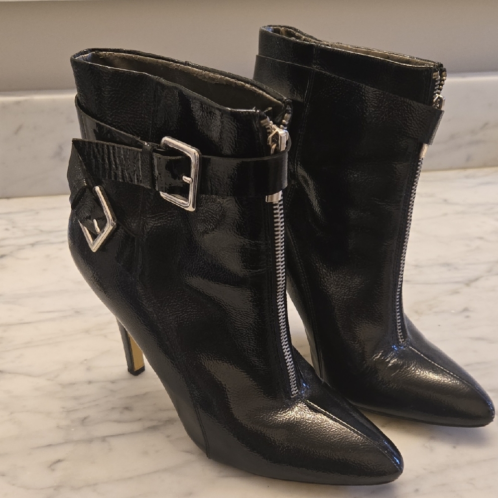 Jennifer Lopez Shiny Black Heeled Boots